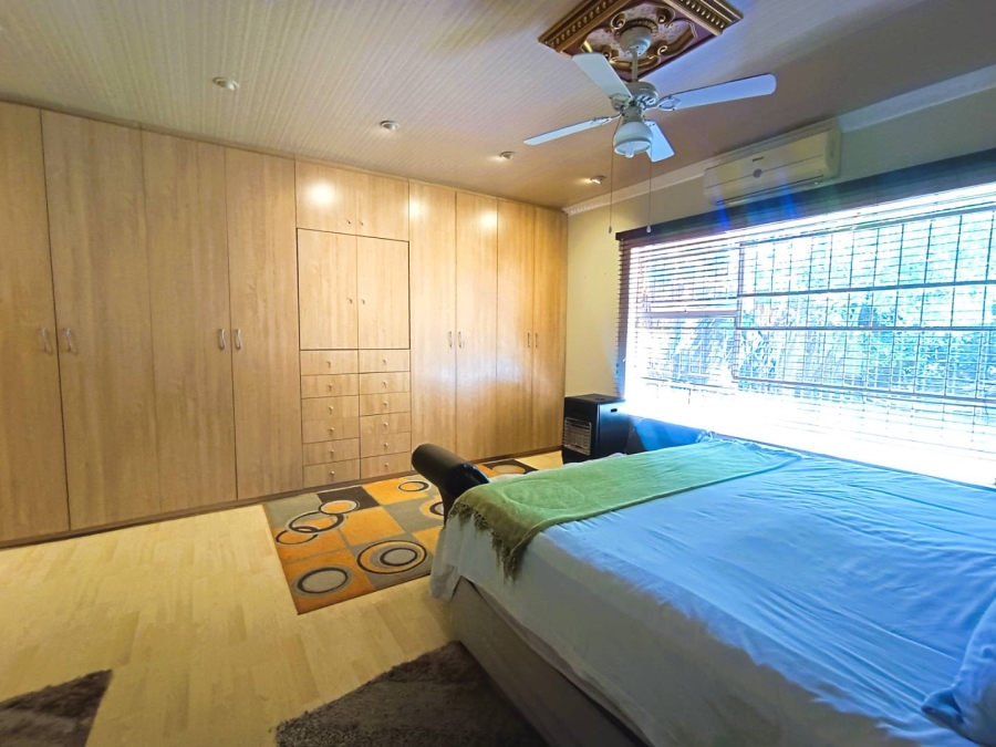 5 Bedroom Property for Sale in Pellissier Free State